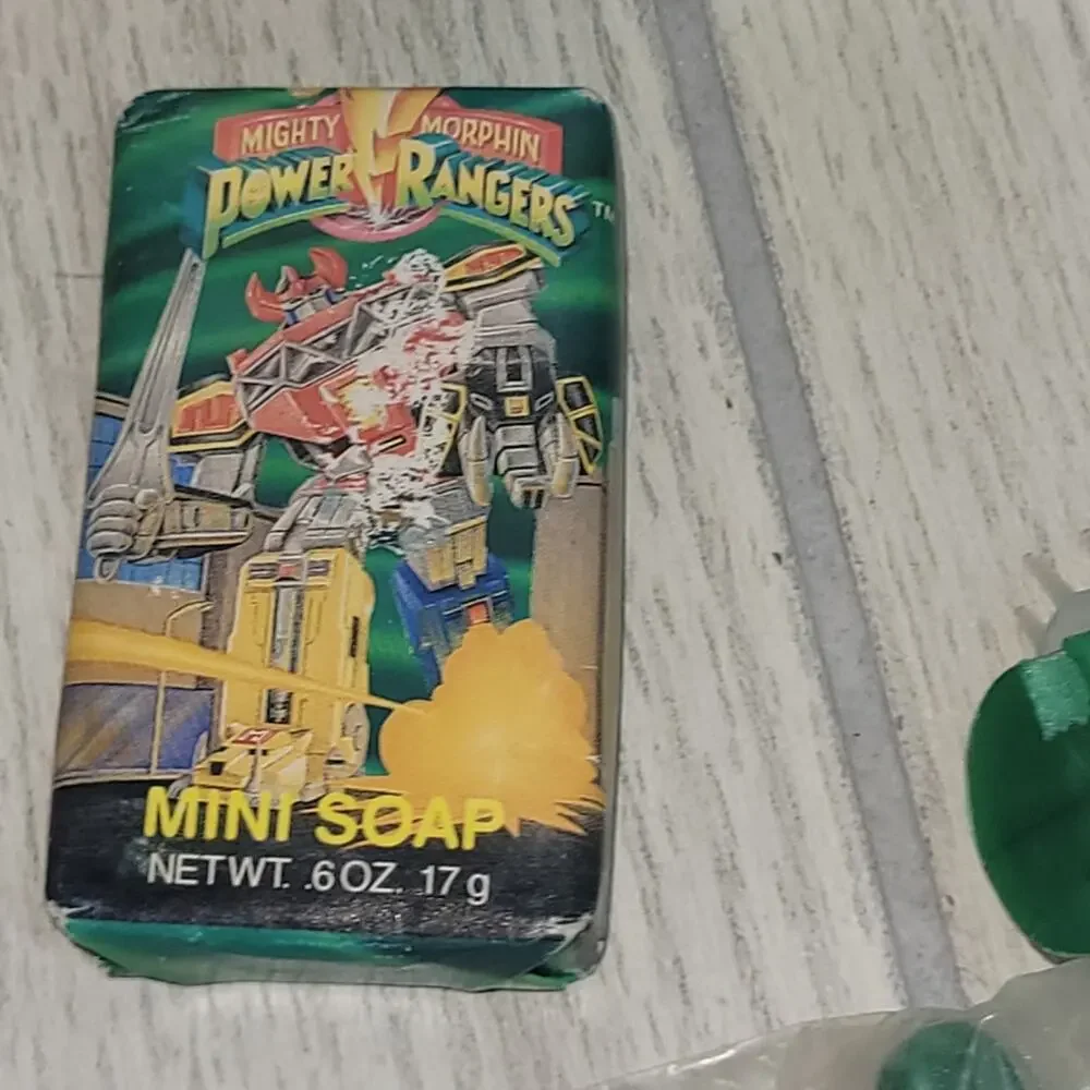 Vtg 94' Mighty Morphin Power Rangers Gift Set Kleenex Soap Brush Toothbrush